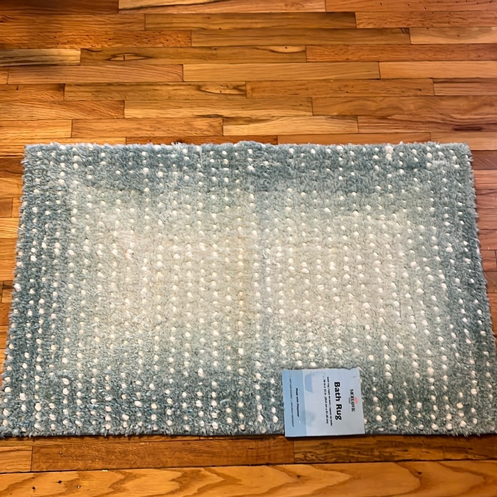 NWT Mohawk Bath Rug